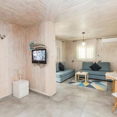 Leyad Hashmura Lodging Йесод-Амаала Экстерьер фото