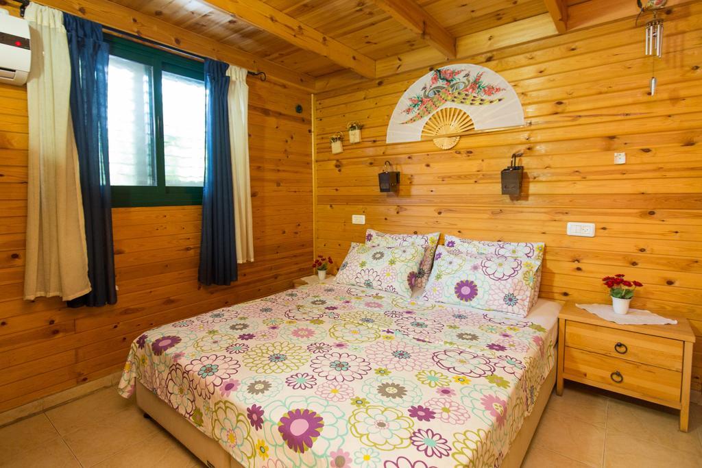 Leyad Hashmura Lodging Йесод-Амаала Экстерьер фото