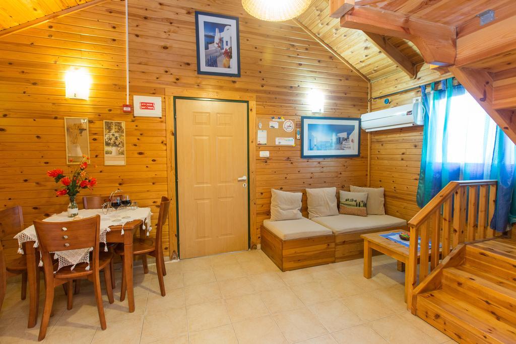 Leyad Hashmura Lodging Йесод-Амаала Экстерьер фото