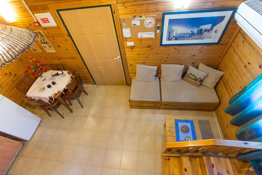 Leyad Hashmura Lodging Йесод-Амаала Экстерьер фото